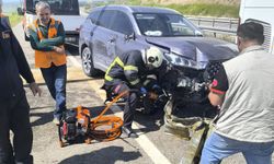 Batman–Diyarbakır Yolunda Korku Dolu Anlar: Bariyerlere Sıkışan Araç Trafiği Kilitledi