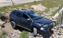 Bayram Yolunda Korkutan Kaza: Otomobil Savruldu, 2 Kişi Yaralandı