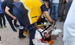 Motosiklet Sürücüsü Kaldırıma Çarpıp Yaralandı