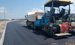 28 Noktada 6 Bin Tonun Üzerinde Asfalt Serimi