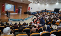 Batman Üniversitesi’nde Gurur Töreni: Genç Hemşireler Meslek Yemini Etti