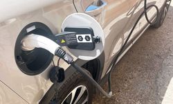 Kaçak Elektrikle Araç Şarj İstasyonu