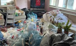 Bir dairede 5 ton çöp çıkarıldı