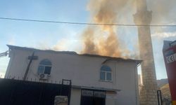 Cami Yangını İtfaiye Ekiplerinin Müdahalesiyle Söndürüldü
