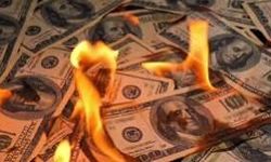ACİL KODLU GECE YARISI KARARI! 00:00'da Resmen Yürürlüğe Giriyor: Bankada Tek Bir Doları Bile Olanlar Dikkat! O Tarihte Paranızı Tamamen Unutun!