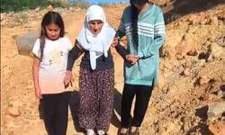 Hastalarını Sırtlarında, Yemlerini Kilometrelerce Omuzlarında Taşıyorlar