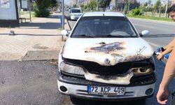 Seyir Halindeki Otomobil Alev Topuna Döndü