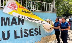 Zabıta İzinsiz Afiş ve Pankartları Tek Tek Topladı