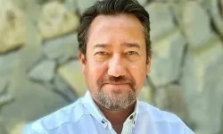 Serdar Akinan Neden Yurtdışında?