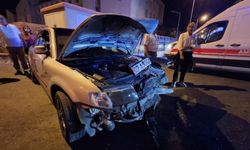 Araçlarda Sıkışan 2 Yaralı İtfaiye Tarafından Kurtarıldı