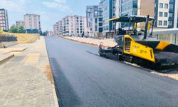 BATMAN BELEDİYESİ TEMMUZ AYINDA 27 BİN TON ASFALT SERDİ