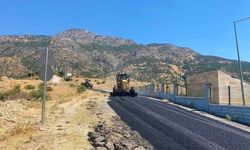 Sason'da Köy Yollarına Asfalt Mesaisi