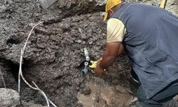 Su Kaçağı İhbarına Giden BASKİ Ekipleri Patlayan Abone Borusunu Buldu