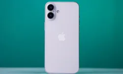 TEKNOLOJİDE TARİHİ EŞİK: APPLE BUGÜN İLK KATLANABİLİR TELEFONU iPHONE DUO VE YENİ DEVLERİNİ TANITIYOR!