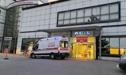 Gercüş'te Arazi Çalışmasında Kaza: Manevra Yapan Aracın Altında Kalan Genç İşçi Hastaneye Kaldırıldı