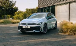 Alman Devinden Eylül Tarifesi: Efsane Performans Canavarı Golf R Tam 7,46 Milyon TL'yi Gördü!
