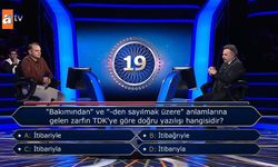 Bakımından" ve "-den sayılmak üzere" anlamlarına gelen zarfın TDK'ye göre doğru yazılışı hangisidir, itibarıyle mi, itibarıyla mı?