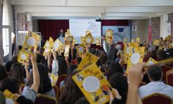 Batman’da Öğrencilere Başarı ve Mutluluk Konferansı