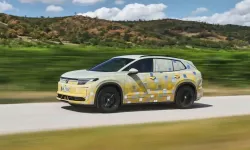 VOLKSWAGEN KAFALARI KARIŞTIRAN SAYILARI ÇÖPE ATTI! ID.4 GİDİYOR, HUZURLARINIZDA YENİ ID. TIGUAN!