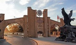 ERZURUM'DA DEV SAĞLIK VE İDARİ KADRO HAREKETİ: ATATÜRK ÜNİVERSİTESİ 97 SÖZLEŞMELİ PERSONEL ALIYOR!