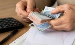 En Düşük Emekli Maaşı Ne Kadar Olacak, 2027 Ocak Emekli Zammı Şartları ve Maaş Hesaplama Senaryoları Nelerdir? Milyonlarca Emeklinin Gözü Ocak Ayında: 2027 En Düşük Emekli Maaşı İçin Masadaki 3 Farklı Senaryo Nedir?