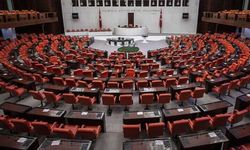 24 Kasım'da Öğretmenlere İkramiye Verilecek Mi? Kanun Teklifi Kabul Edildi Mi, Öğretmenler Günü Maaş Ödülü Kimleri Kapsıyor?