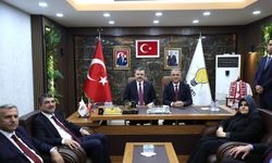 Bakan Çiftçi, AK Parti İl Başkanlığında teşkilatla buluştu