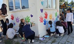 Çocuklar Duvarlara Umut Çizdi