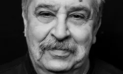Ethem Özbora Neden Öldü, Selçuk Yöntem Ne Paylaştı ve Ünlü Dekoratörün Tiyatroya Mirası Nedir? Ethem Özbora’nın Ölüm Sebebi Nedir ve Türk Tiyatrosu Bu Acı Kayıpla Nasıl Sarsıldı?