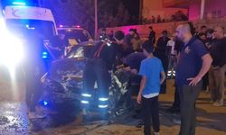 Hafif Ticari Araç İle Otomobil Çarpıştı: 3 Yaralı