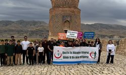 Hasankeyf’te öğrenciler sağlık için 10 bin adım attı