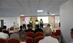 Öğrenci Servis Şoförleri ve Rehber Personele Trafik Eğitimi