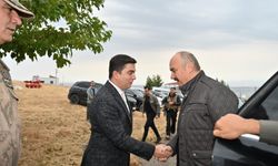 Protokol günün ilk ışıklarıyla sahaya indiler