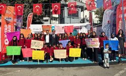 Sasonlu Öğrenciler Kitap Fuarında