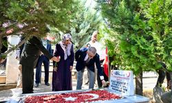 15 Temmuz şehitleri mezarları başında anıldı