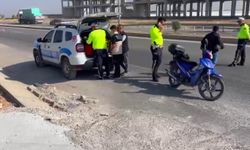 Polisten kaçan ehliyetsiz 2 sürücüye 39 bin TL para cezası verildi