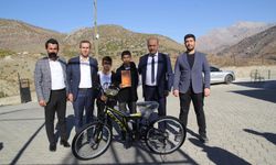 KİTAP KURDU YARIŞMASI HEDİYELERİ DAĞITILDI