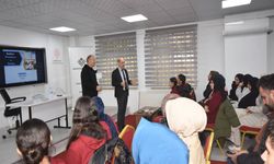 İLETİŞİM EKSİKLİĞİ, İNSANI YALNIZLAŞTIRIR