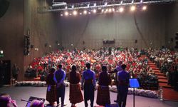 KONSERDE 5 DİLDE ESERLER SESLENDİRİLDİ