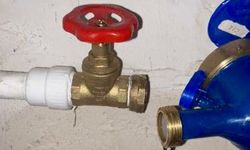 Kiracılarının suyunu kesen ev sahibine 1 yıl 9 ay hapis istemiyle dava