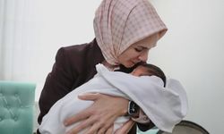 Bakan Göktaş, 'Çocuk Destek Programı' faydalanıcısı Aysima bebeği ziyaret etti
