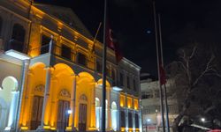 Milli yas nedeniyle bayraklar yarıya indirildi
