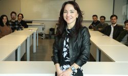 Ödüllü profesör, geleceğin bilim insanlarını yetiştiriyor