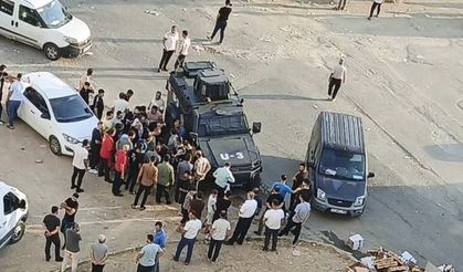 Durakta beklerken uğradığı silahlı saldırıda öldü