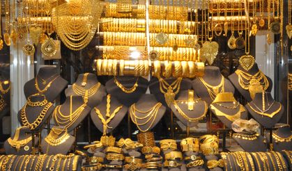 Altında yeni rekor: Ons 4 bin 242 doları, gram 5 bin 707 TL’yi gördü