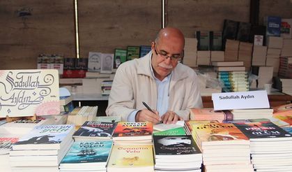 Batman Kitap fuarında Sadullah Aydın'ın kitaplarına büyük ilgi