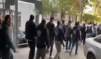Diyarbakır'da 53 adrese eş zamanlı baskın: 46 gözaltı