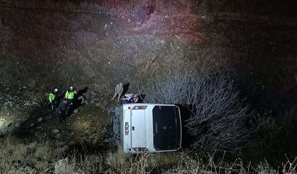 Maden işçilerini taşıyan servis uçuruma yuvarlandı: 2'si ağır 15 yaralı