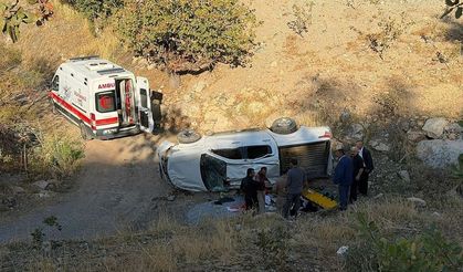 İşçileri taşıyan pikap devrildi: 4 yaralı