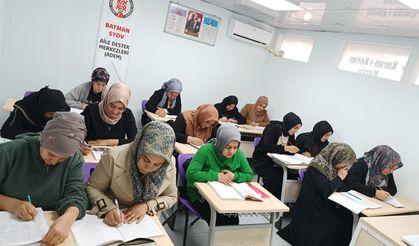 Bayındır ADEM’in Okuma Yazma Kurslarına Yoğun İlgi